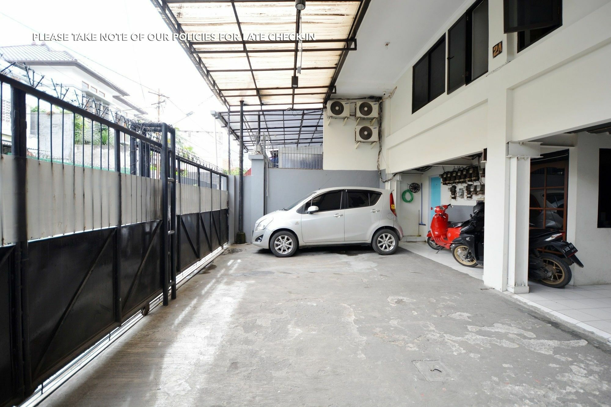 Zen Rooms Abuserin Fatmawati Cilandak  Экстерьер фото